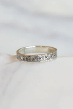 Hot Dimis Geometric Ring Rings