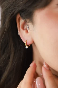 Outlet Grandeur Gold Pearl Hoops Earrings