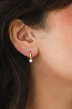 Outlet Grandeur Gold Pearl Hoops Earrings