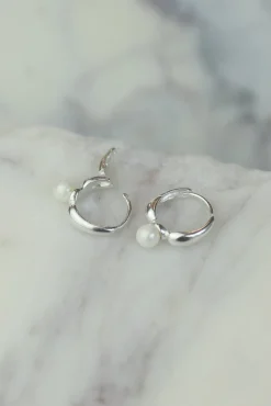 Outlet Grandeur Silver Pearl Hoops Earrings