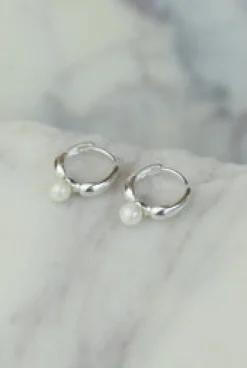 Outlet Grandeur Silver Pearl Hoops Earrings