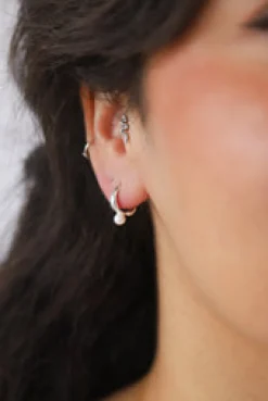 Outlet Grandeur Silver Pearl Hoops Earrings