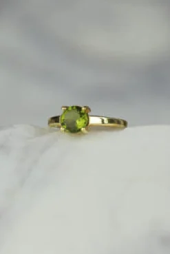 Discount Peridot Gold Agatha Claw Set Ring Rings