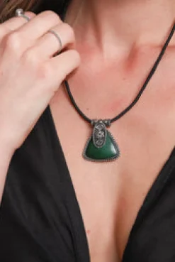Online Posha Pendant Necklace Fashion Jewellery
