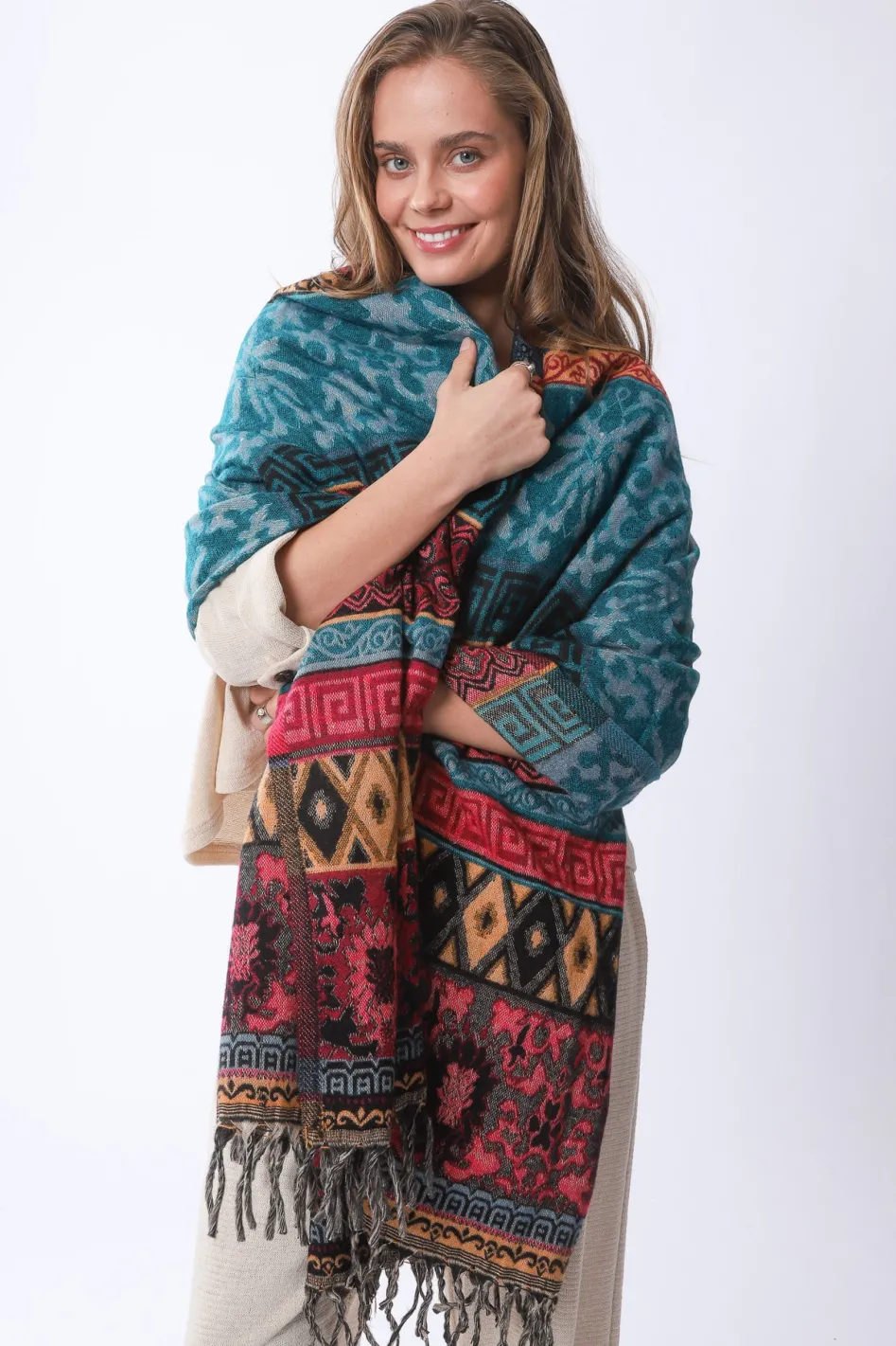 Outlet Saphira Shawl Scarves & Shawls