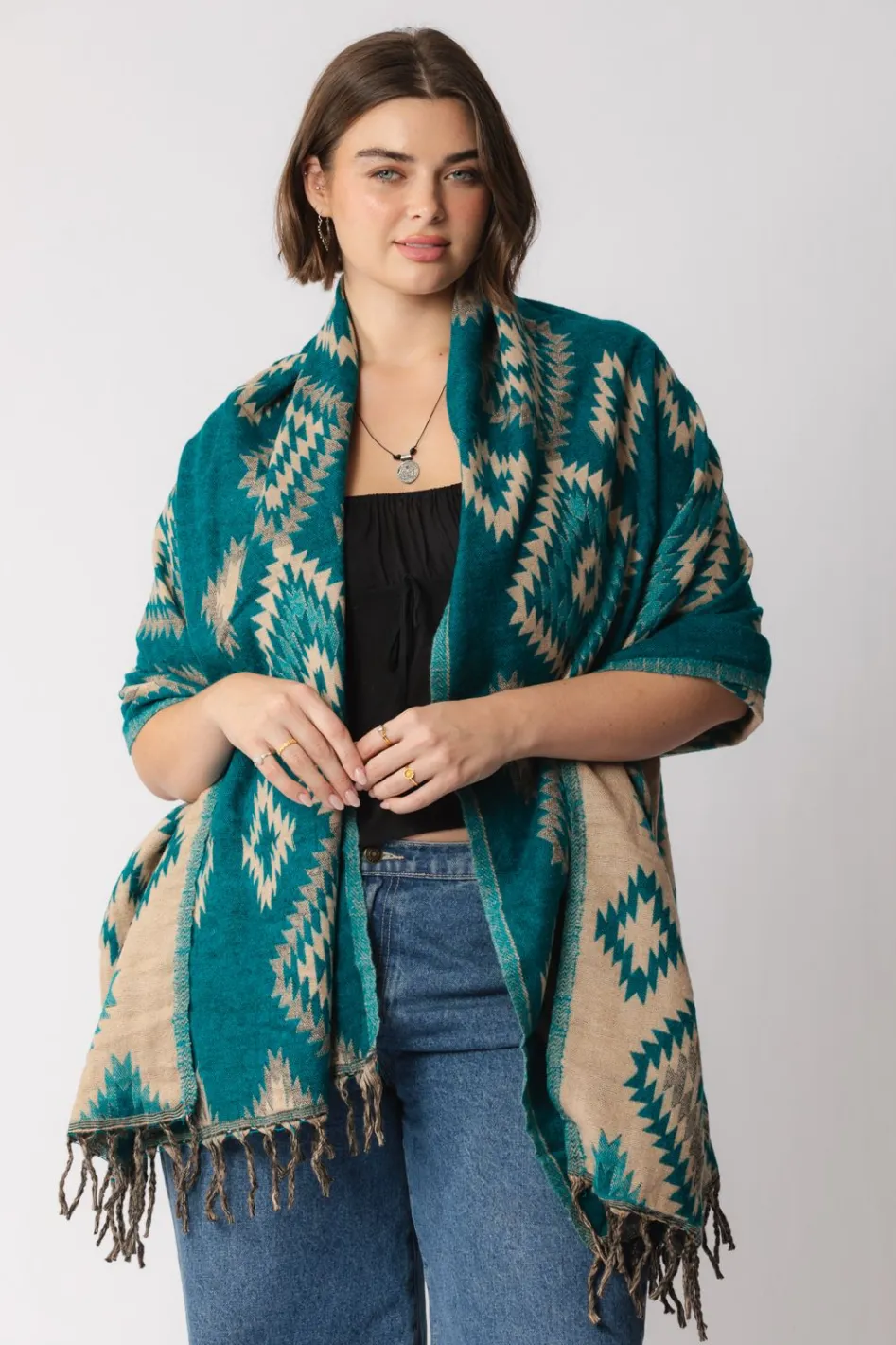 Outlet Saphira Shawl Scarves & Shawls