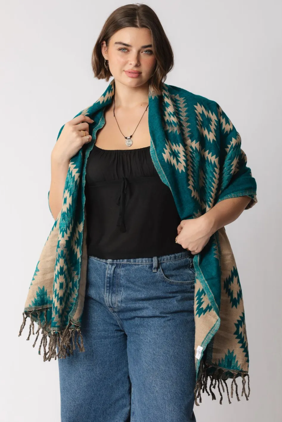 Outlet Saphira Shawl Scarves & Shawls
